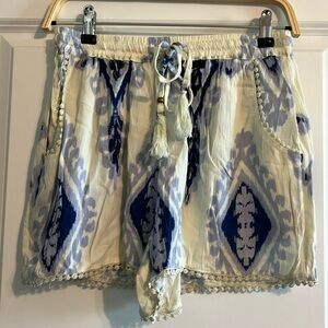 Boutique blue and white pattern soft flowy shorts